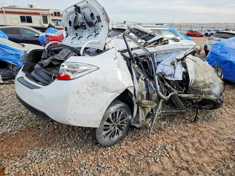 2017 TOYOTA COROLLA XLE  