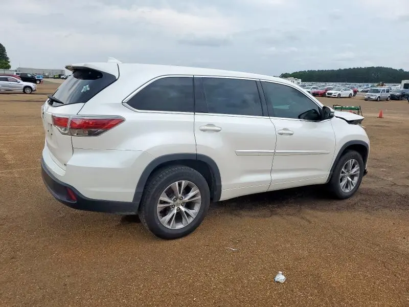 2015 TOYOTA HIGHLANDER LE  