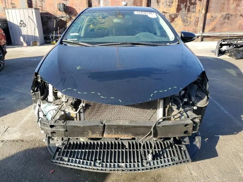 2018 TOYOTA COROLLA SE  