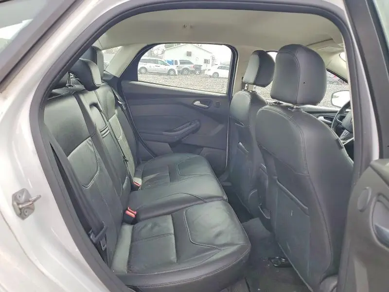 2016 FORD FOCUS SE  