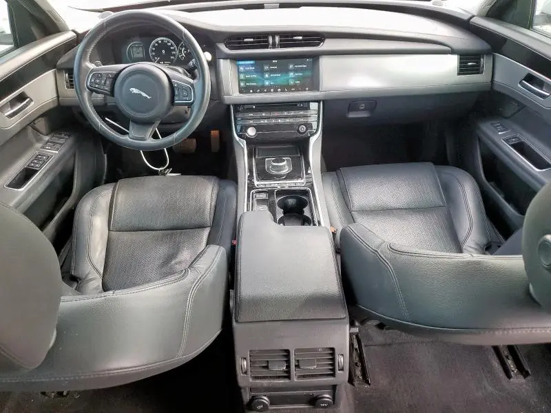 2017 JAGUAR XF PRESTIGE