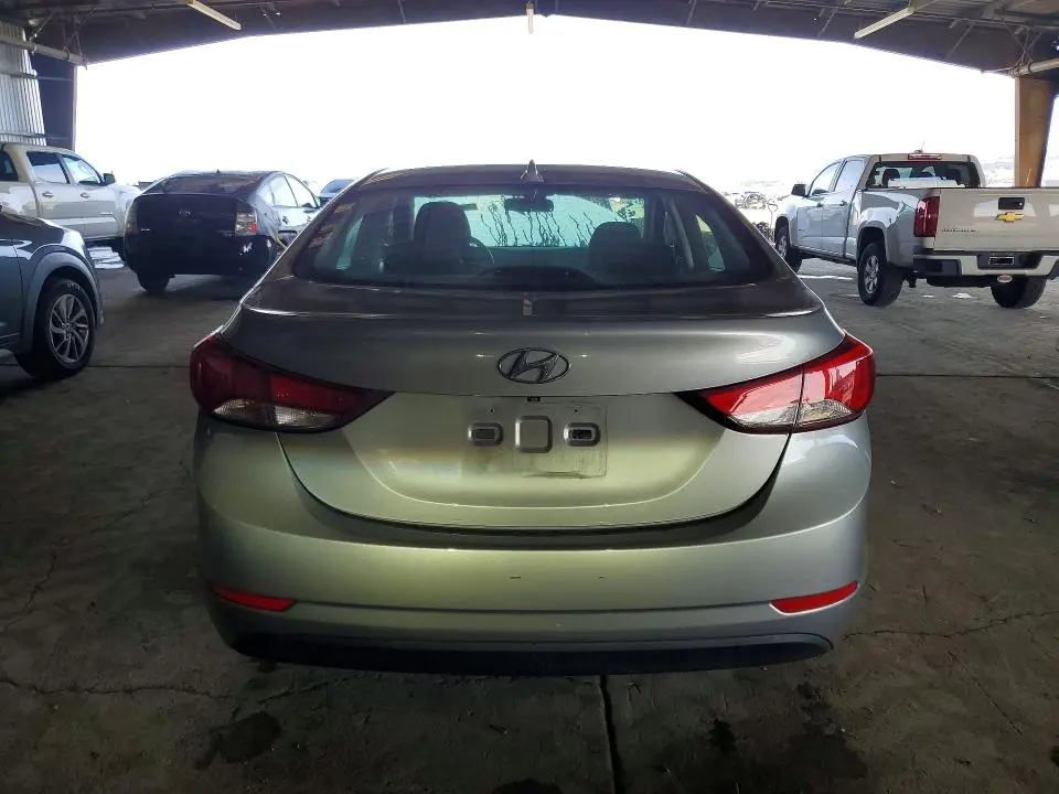 2015 HYUNDAI ELANTRA SE  