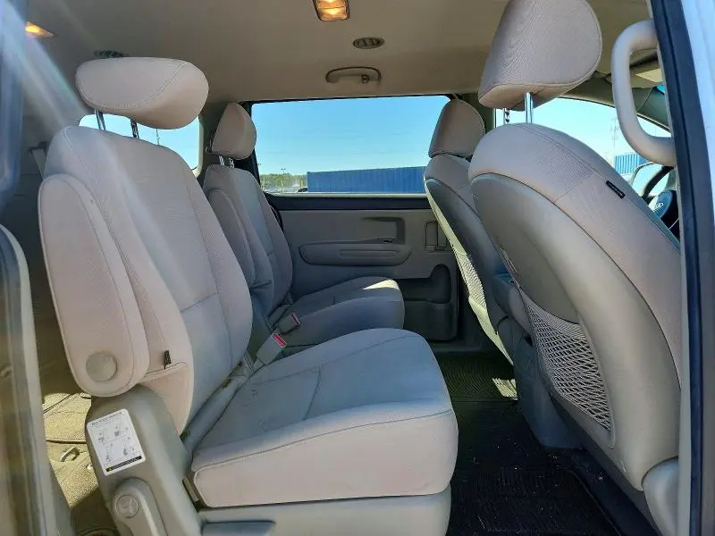 2015 KIA SEDONA LX  