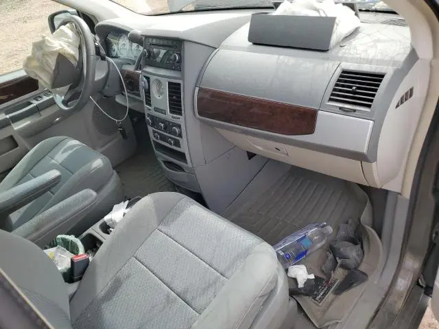 2010 CHRYSLER TOWN & COUNTRY TOURING  