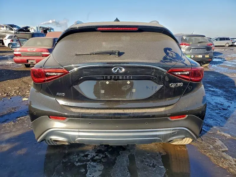 2017 INFINITI QX30 BASE  