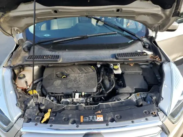 2017 FORD ESCAPE SE  