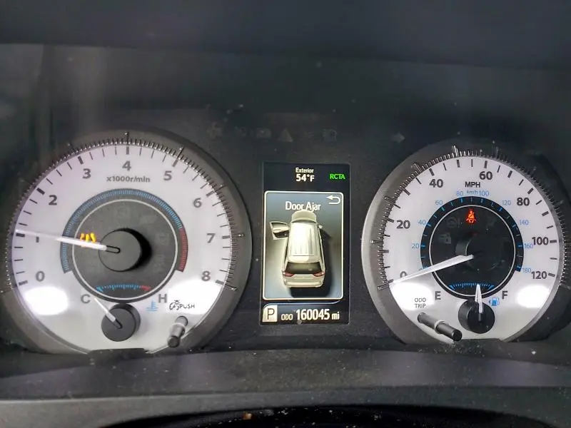 2019 TOYOTA SIENNA XLE  