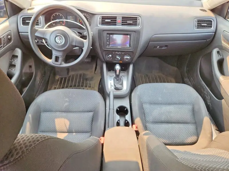 2011 VOLKSWAGEN JETTA SE  