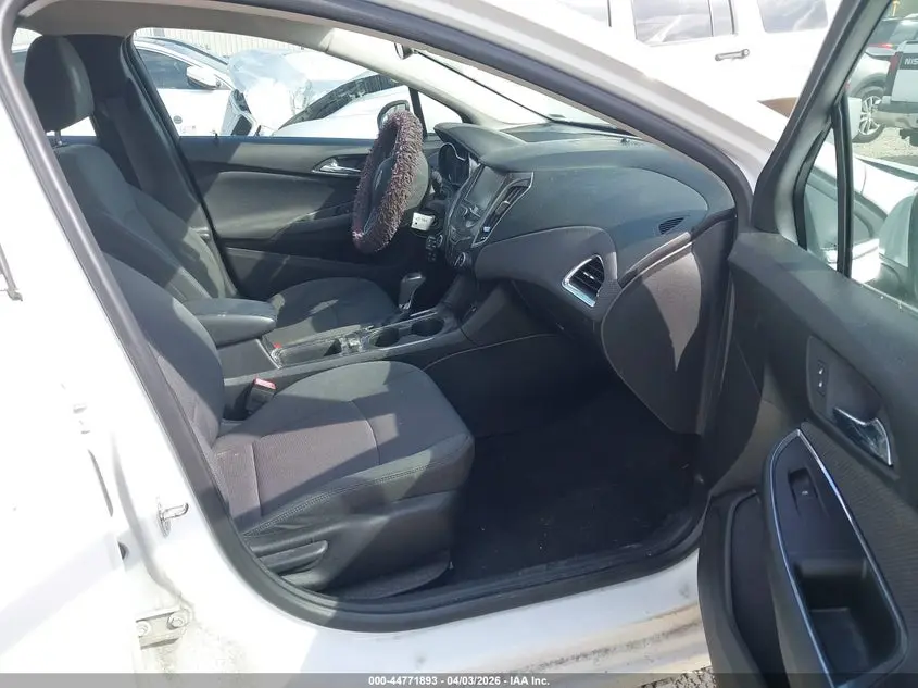 2018 CHEVROLET CRUZE LT AUTO