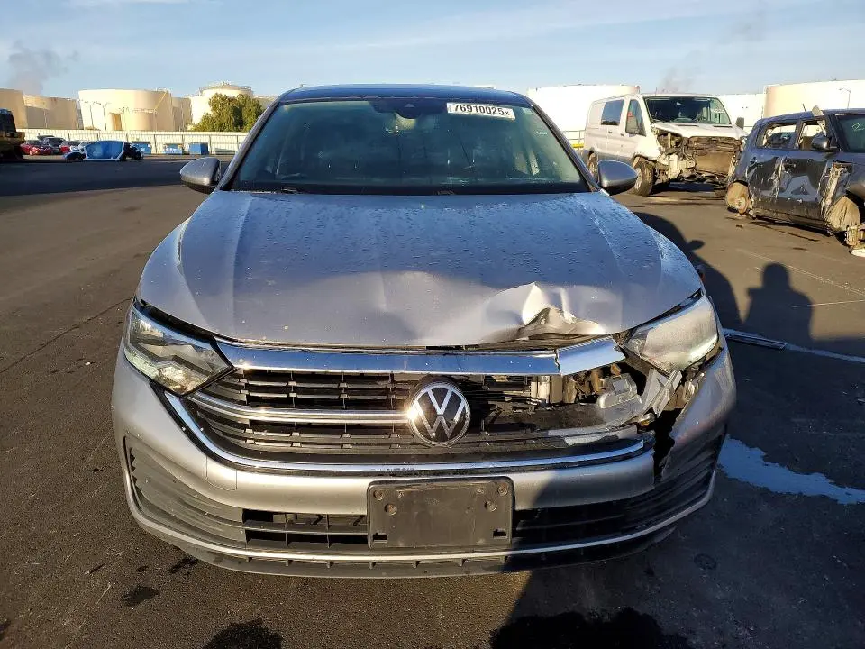 2022 VOLKSWAGEN JETTA SE  