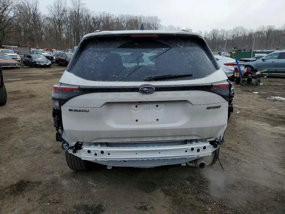 2025 SUBARU FORESTER   