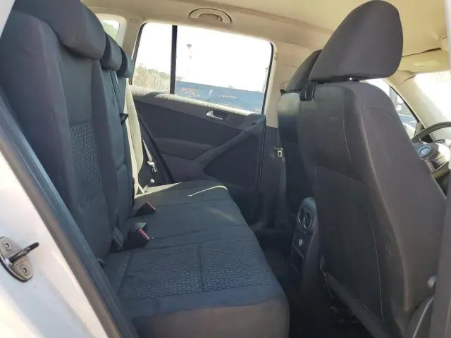 2011 VOLKSWAGEN TIGUAN S  