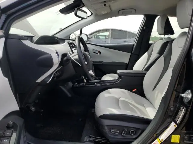 2017 TOYOTA PRIUS 