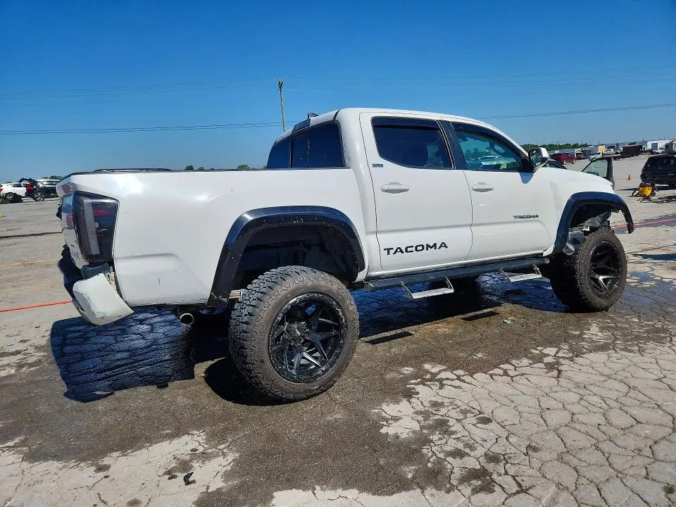 2017 TOYOTA TACOMA SR5 V6  