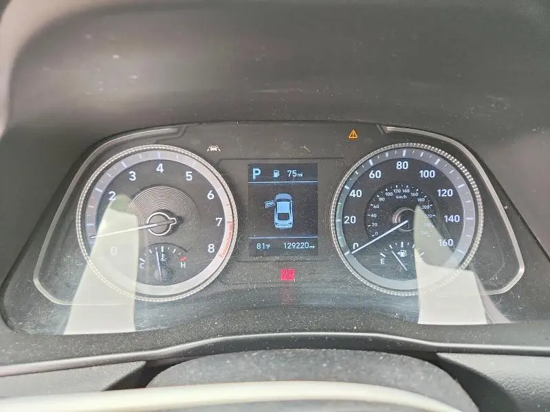 2021 HYUNDAI SONATA SE  