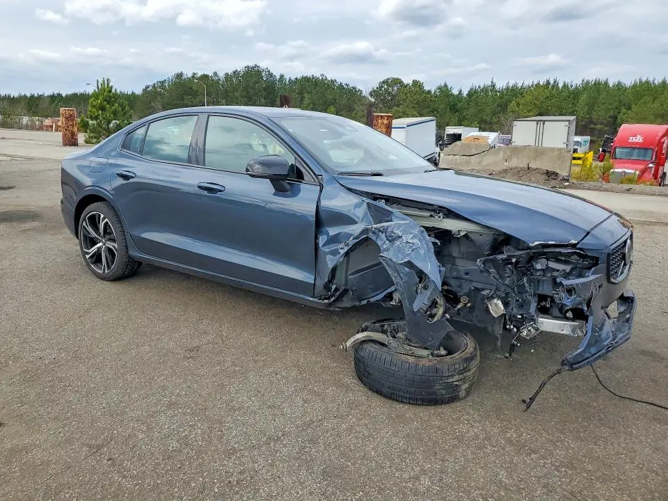 2024 VOLVO S60 CORE  