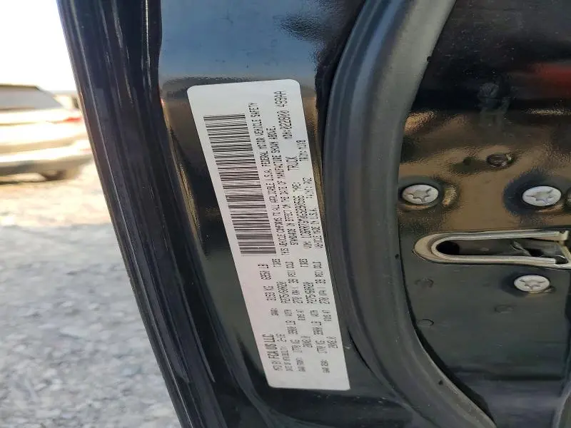 2016 RAM 1500 SLT  