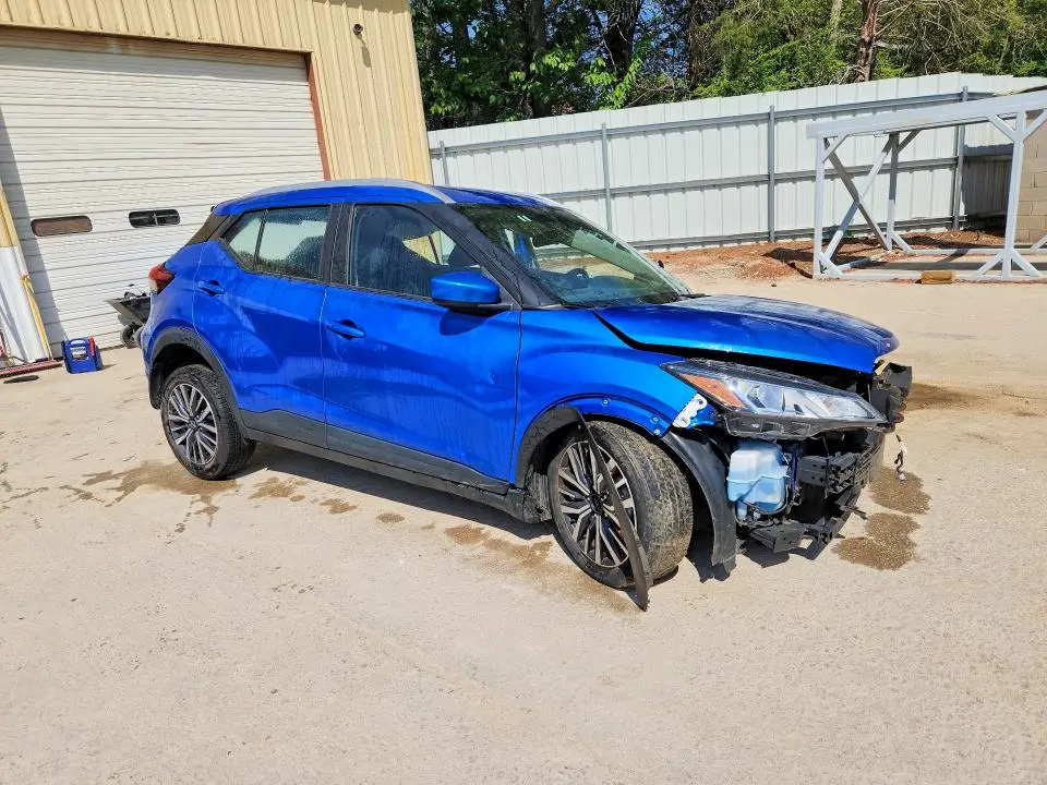 2023 NISSAN KICKS SV  