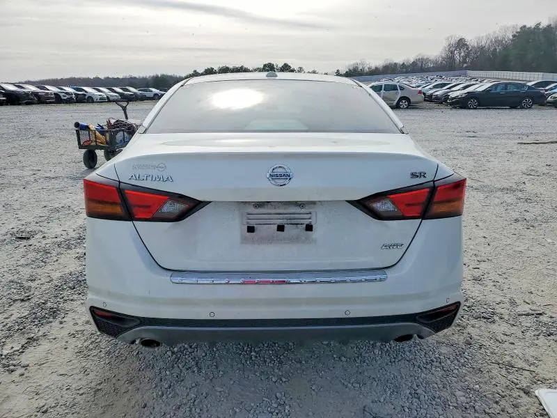 2022 NISSAN ALTIMA SR  