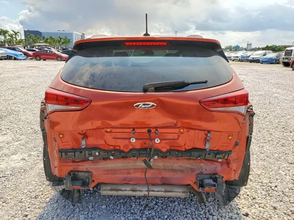 2017 HYUNDAI TUCSON SE  
