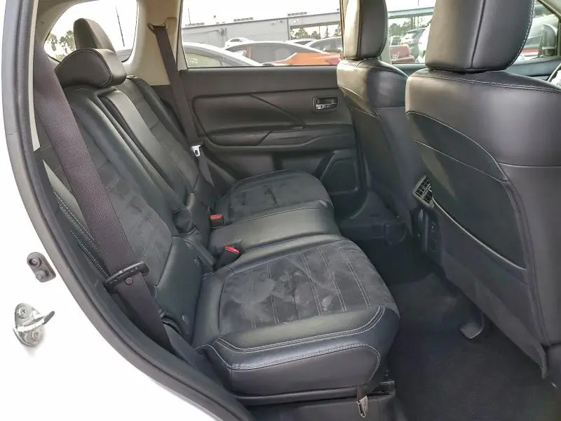 2019 MITSUBISHI OUTLANDER SE  