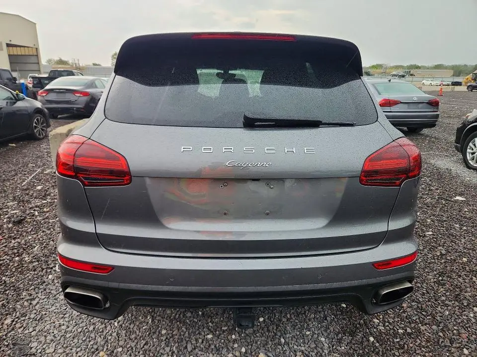 2018 PORSCHE CAYENNE   