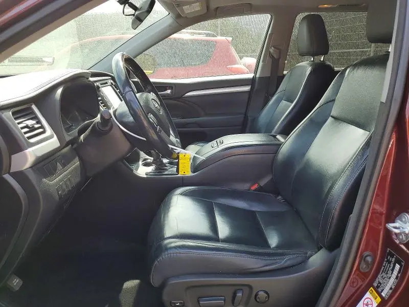 2016 TOYOTA HIGHLANDER XLE  