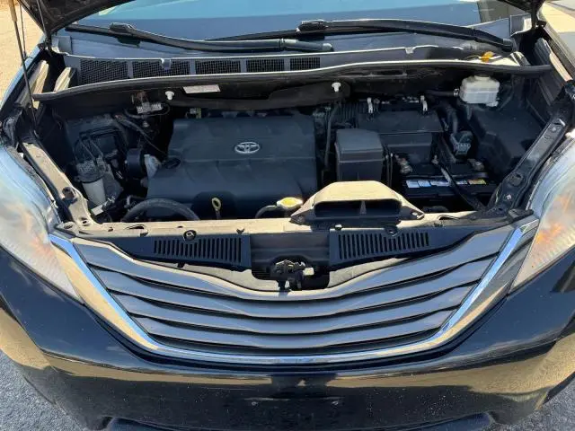 2014 TOYOTA SIENNA XLE  