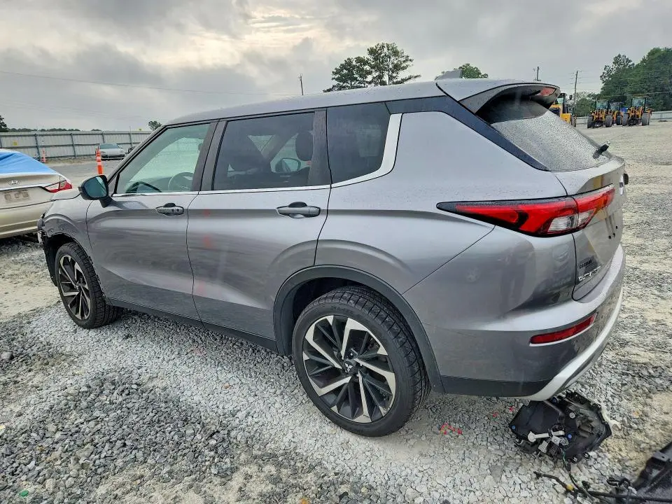 2022 MITSUBISHI OUTLANDER SE  