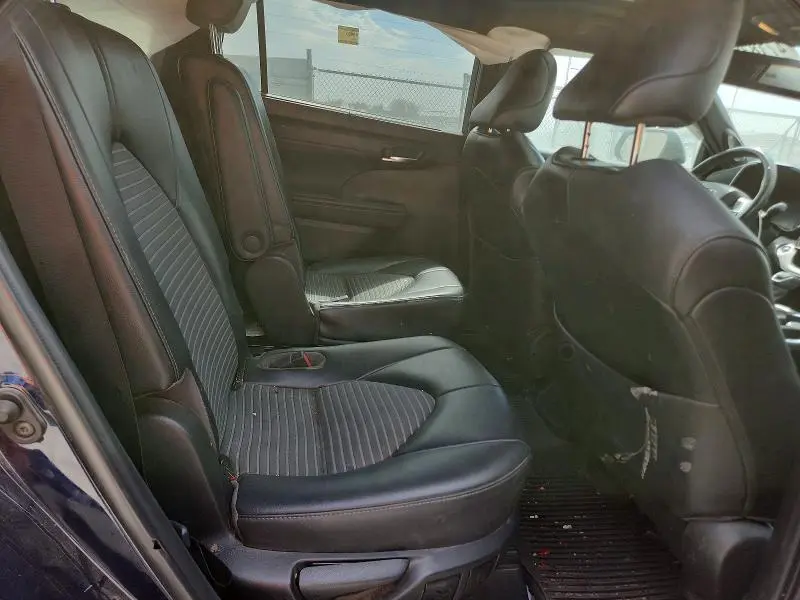 2022 TOYOTA HIGHLANDER XSE  