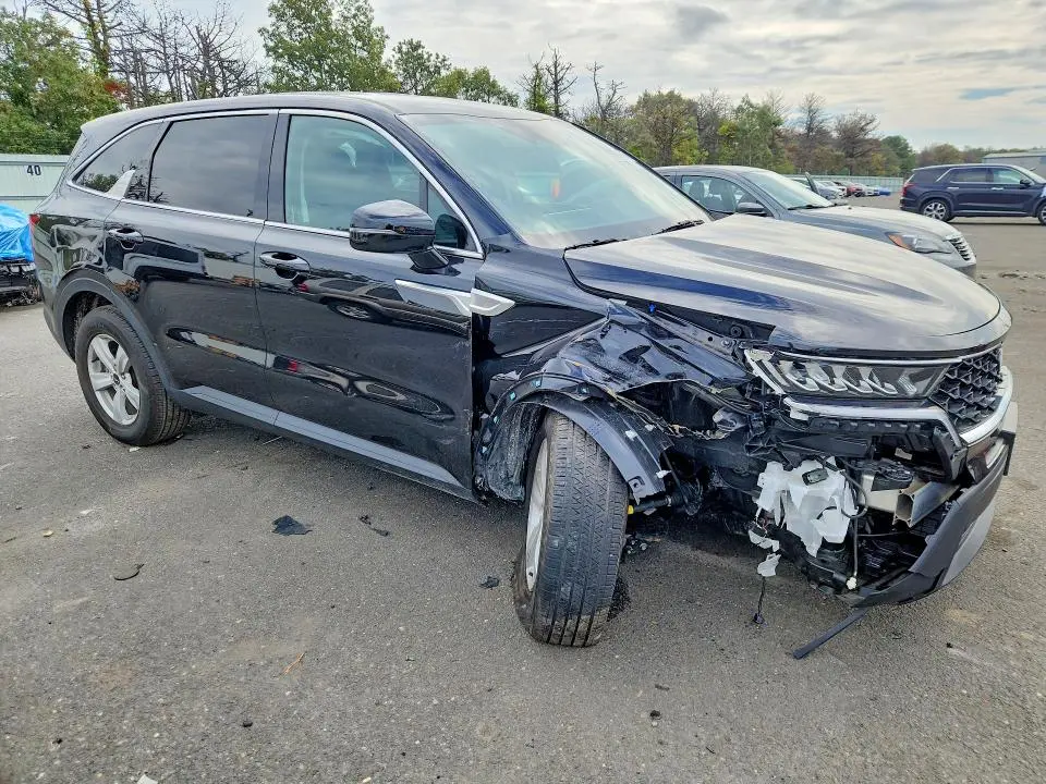 2023 KIA SORENTO LX  