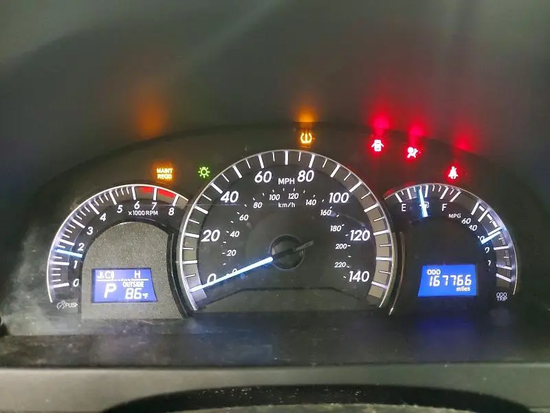 2012 TOYOTA CAMRY SE  