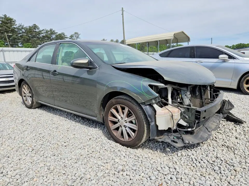 2012 TOYOTA CAMRY XLE  
