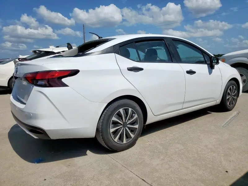 2022 NISSAN VERSA S  