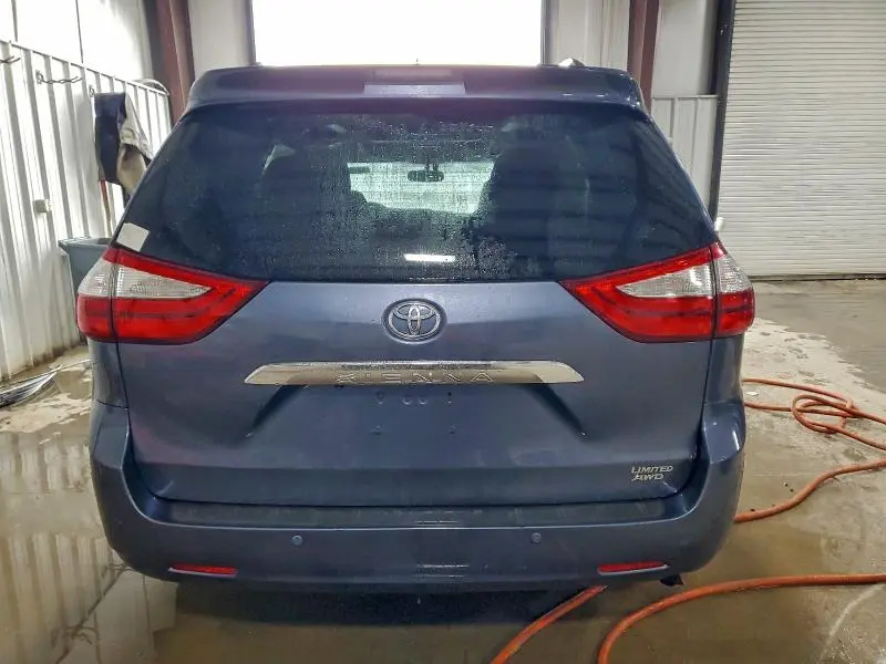 2015 TOYOTA SIENNA XLE  