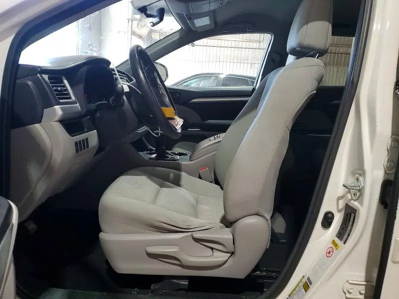 2016 TOYOTA HIGHLANDER LE  