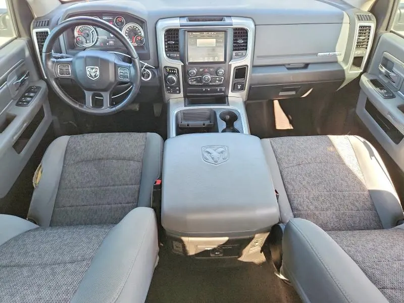 2016 RAM 1500 SLT  