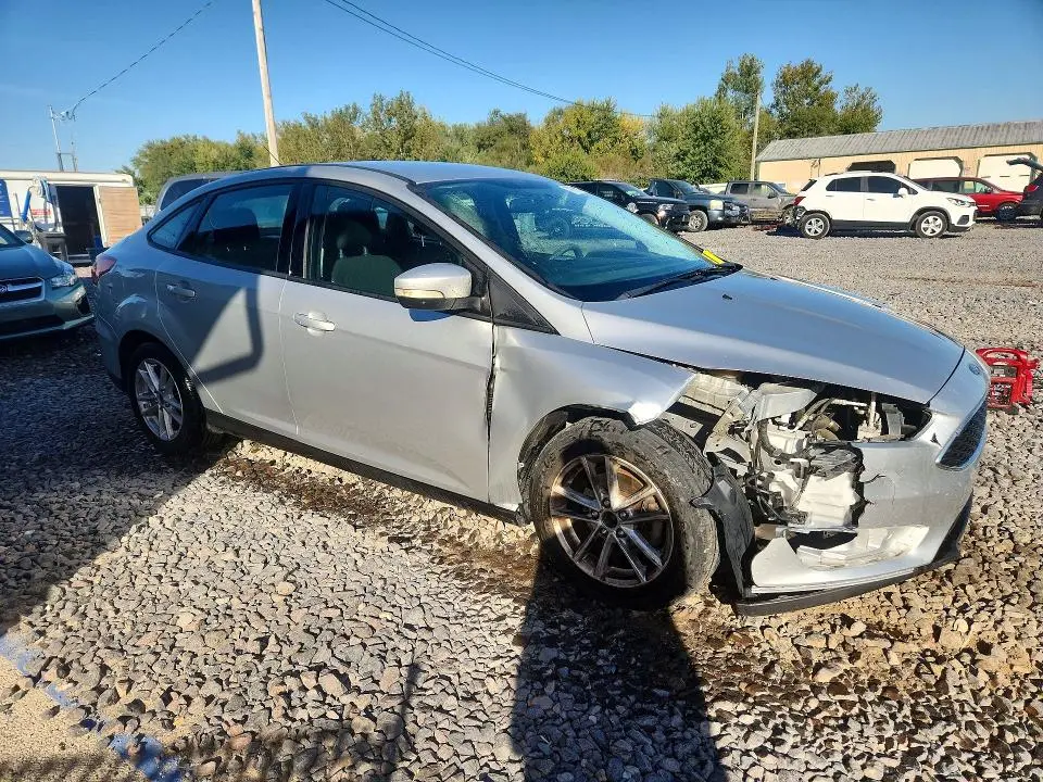 2017 FORD FOCUS SE  