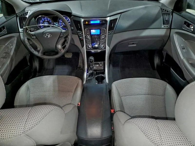 2011 HYUNDAI SONATA GLS  