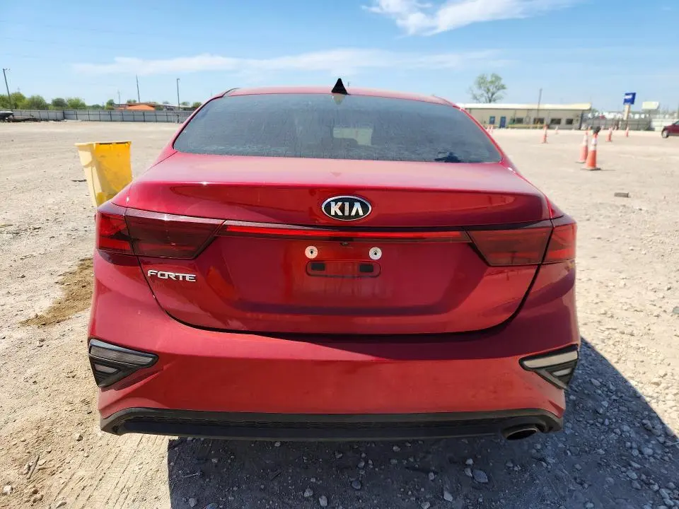 2021 KIA FORTE LXS  