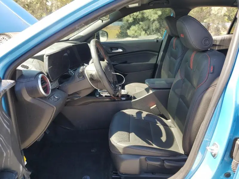 2025 CHEVROLET TRAX 2RS  