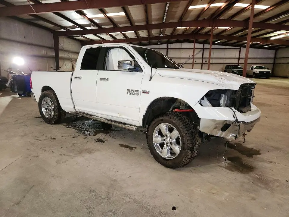 2016 RAM 1500 SLT  