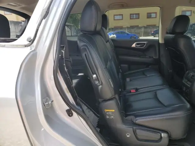 2018 NISSAN PATHFINDER SL  