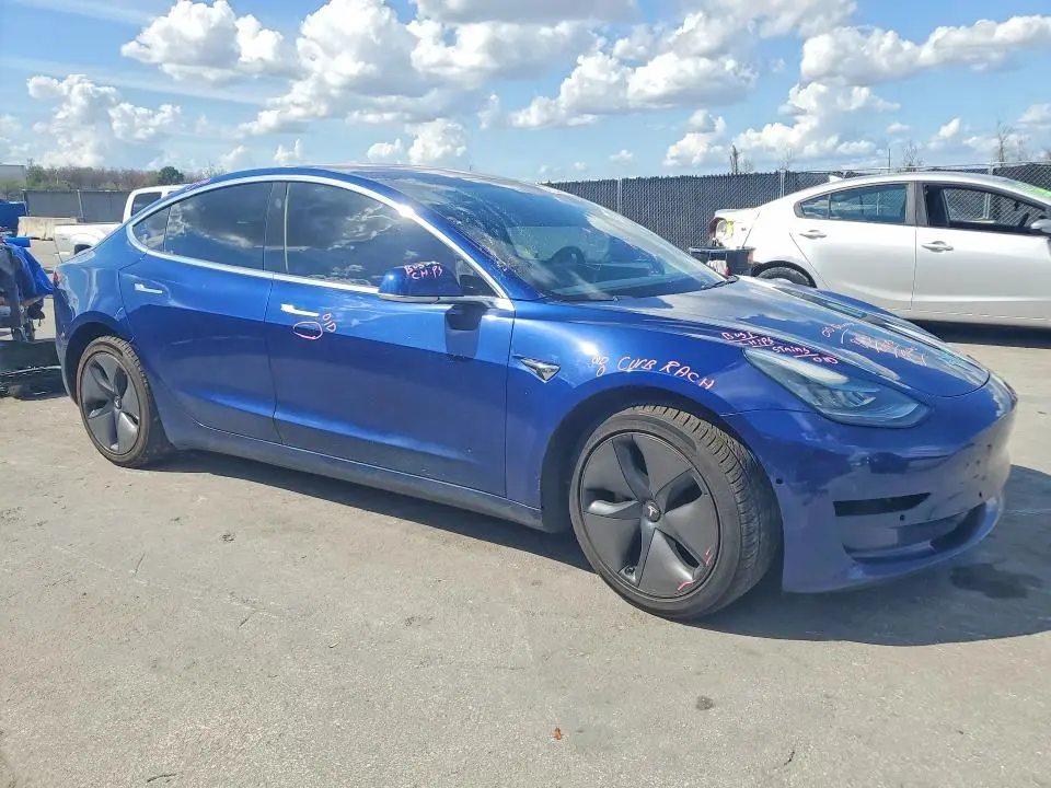 2018 TESLA MODEL 3   