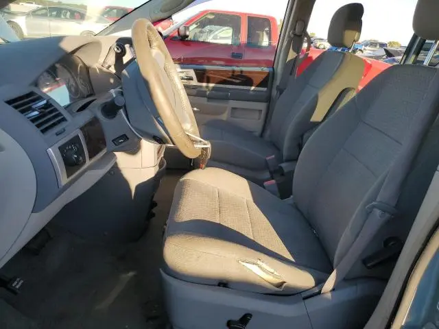 2010 CHRYSLER TOWN & COUNTRY TOURING  