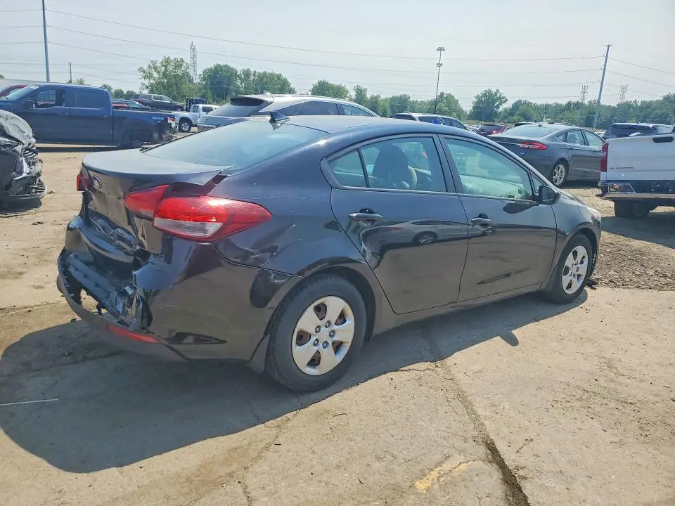 2017 KIA FORTE LX  