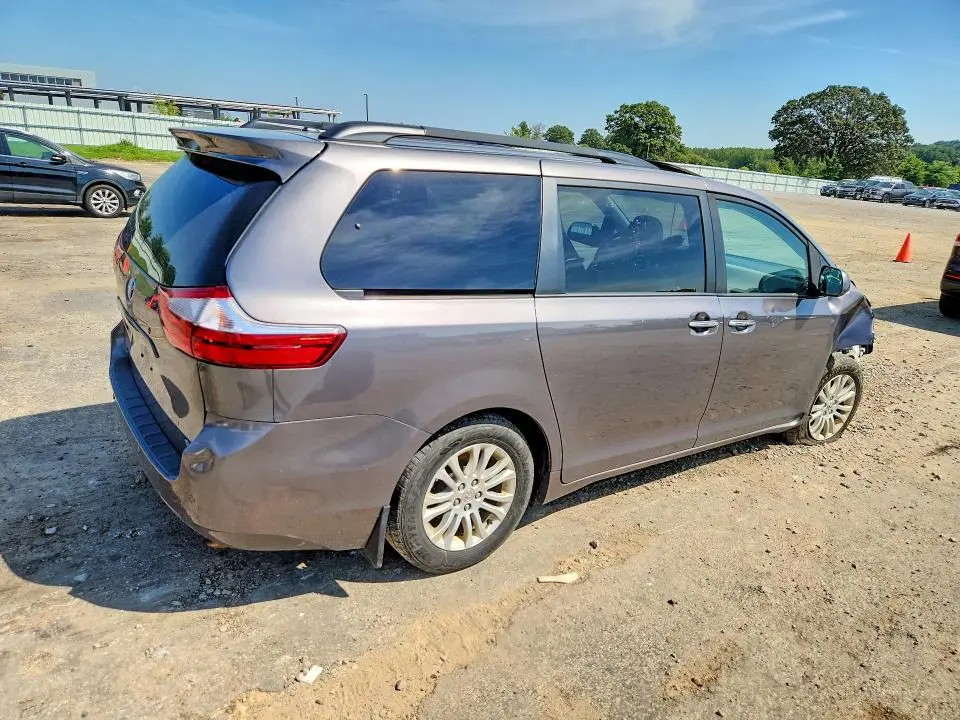 2015 TOYOTA SIENNA XLE 8-PASSENGER  
