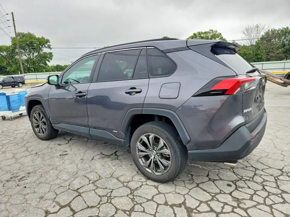 2022 TOYOTA RAV4 XLE PREMIUM  