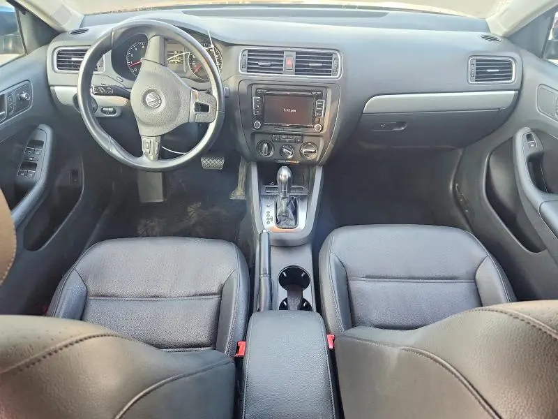 2013 VOLKSWAGEN JETTA SE  