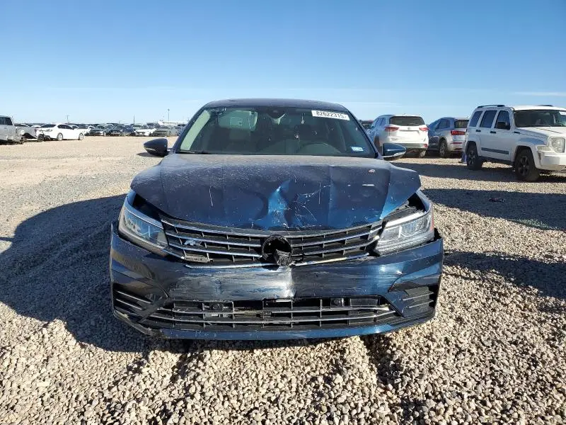 2019 VOLKSWAGEN PASSAT SE R-LINE  